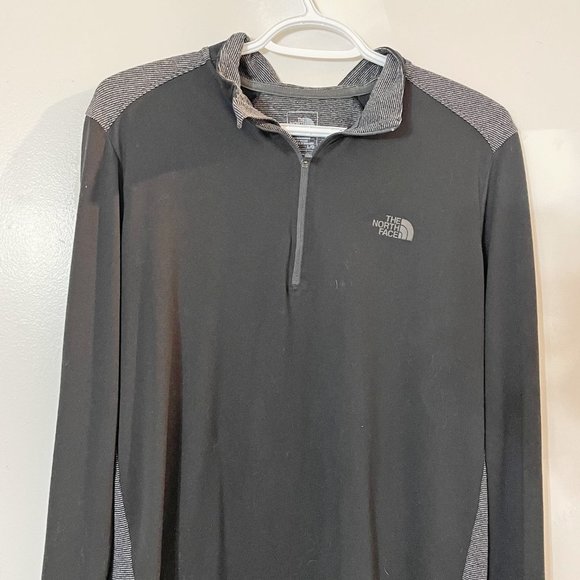 Men's Northface Pullover Flash Dry Long Sleeve 1/2 zip - Picture 2 of 5